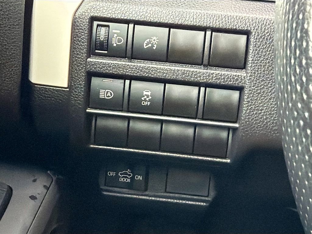 Used 2024 Toyota Tacoma TRD Off-Road image 31