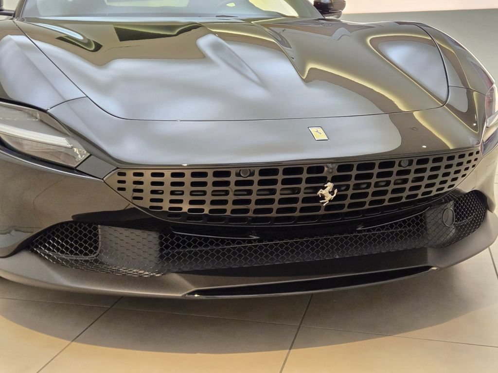 Used 2024 Ferrari Roma RWD image 4
