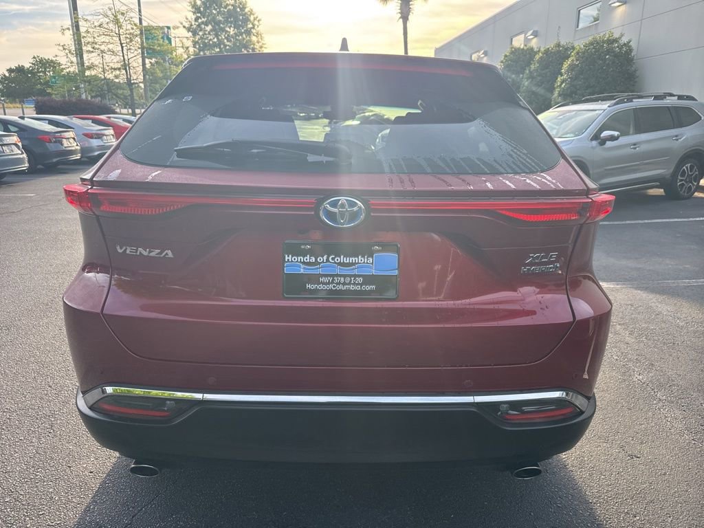 Used 2022 Toyota Venza XLE AWD/4WD image 4