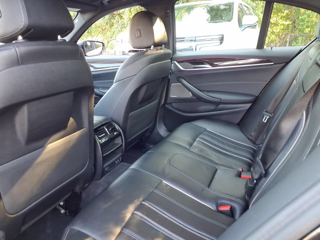 Used 2023 BMW 530i xDrive AWD/4WD image 19