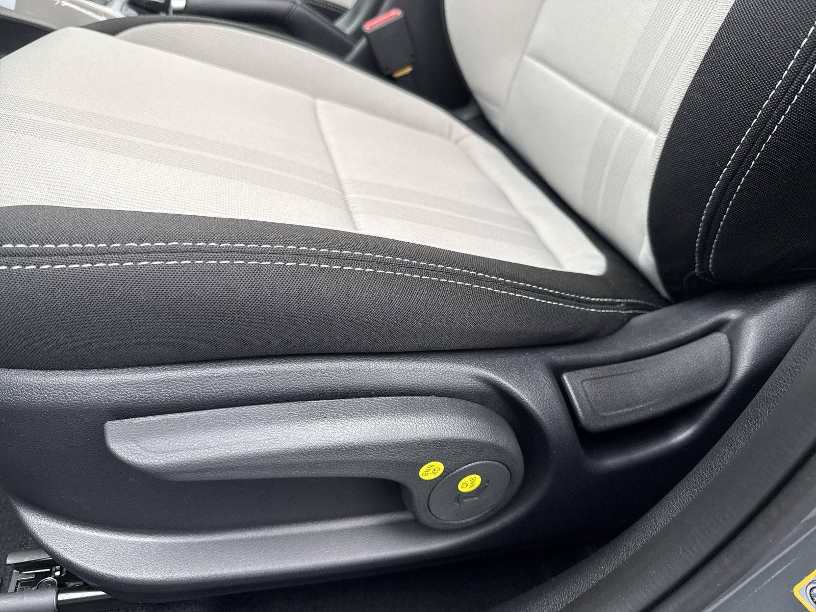 New 2026 Hyundai Venue SEL FWD image 13