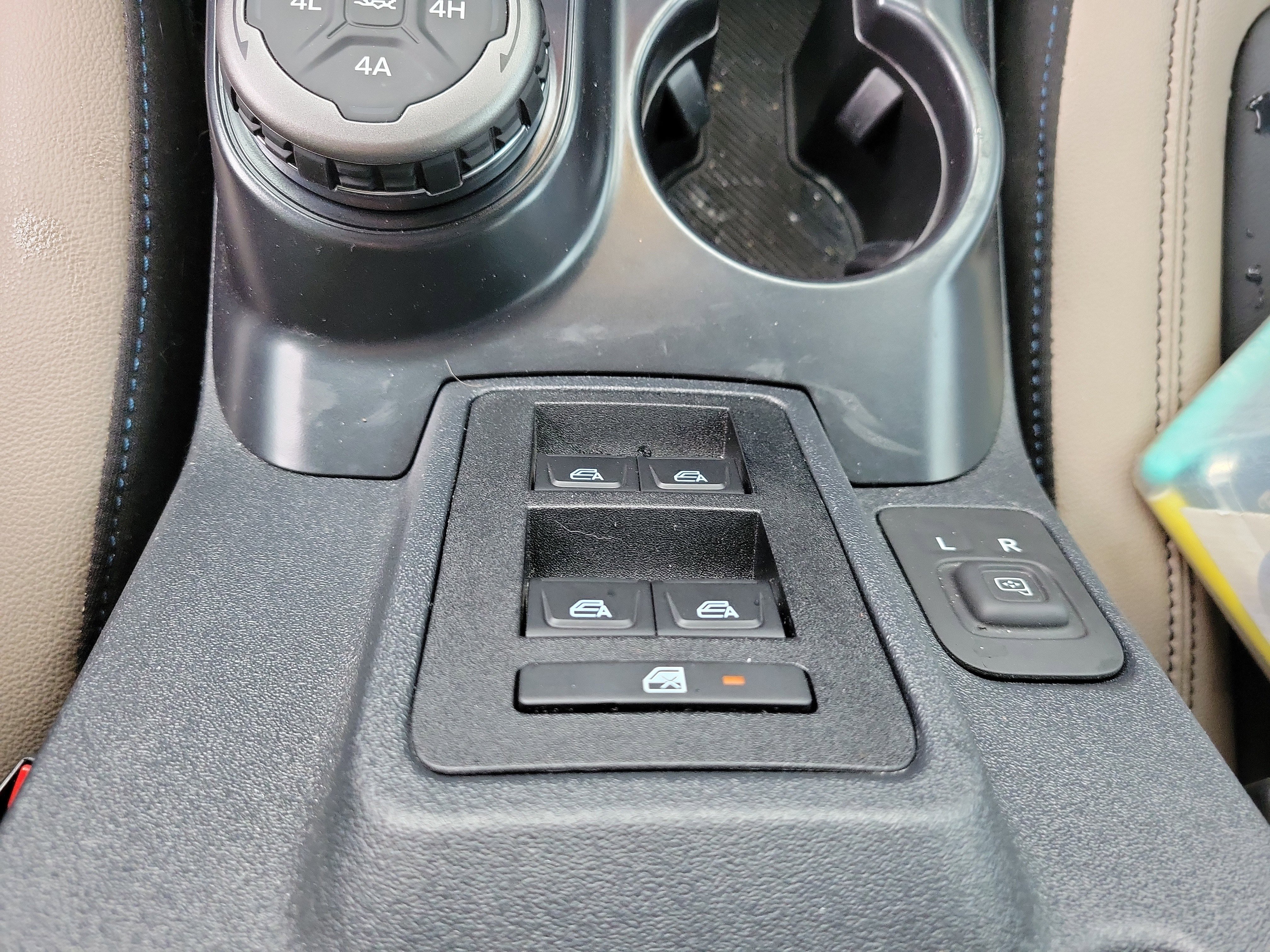 Used 2024 Ford Bronco Wildtrak image 28