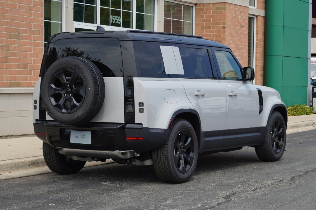 New 2026 Land Rover Defender 110 S AWD/4WD image 6