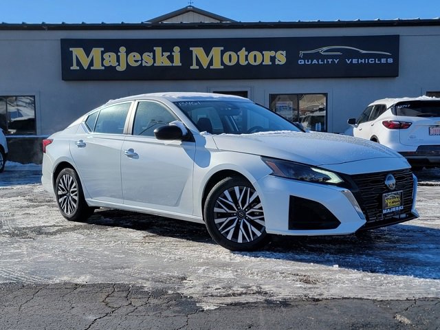 Used 2024 Nissan Altima 2.5 SV