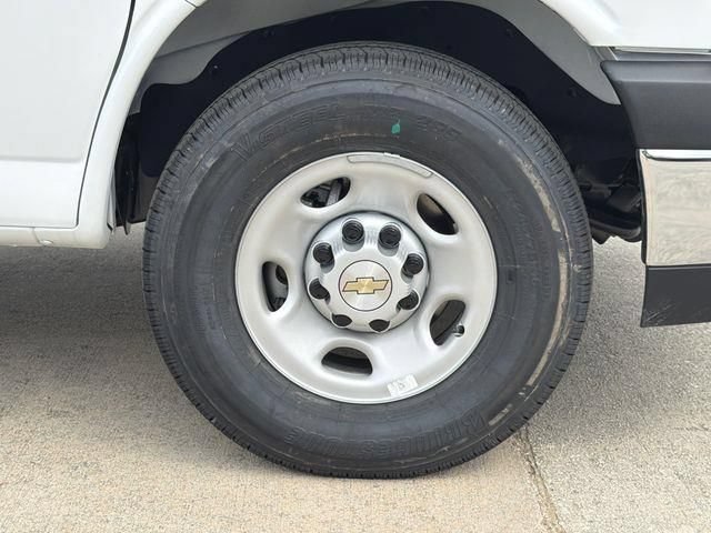 New 2026 Chevrolet Express 3500 w/ Power Convenience Package RWD image 12