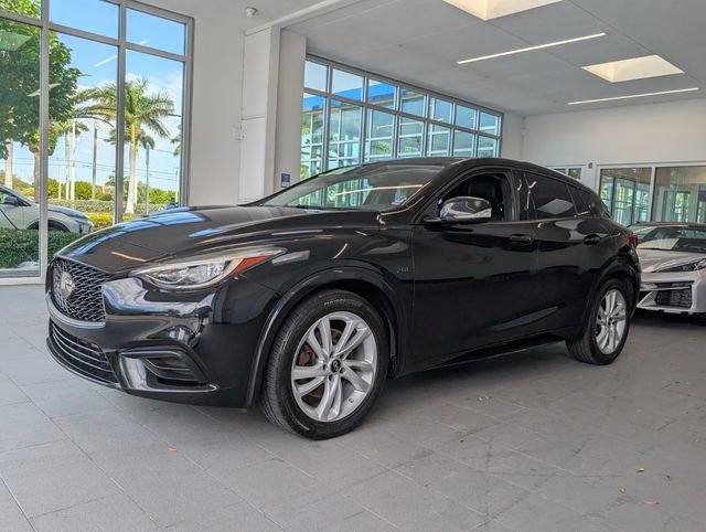 Used 2018 INFINITI QX30 image 3