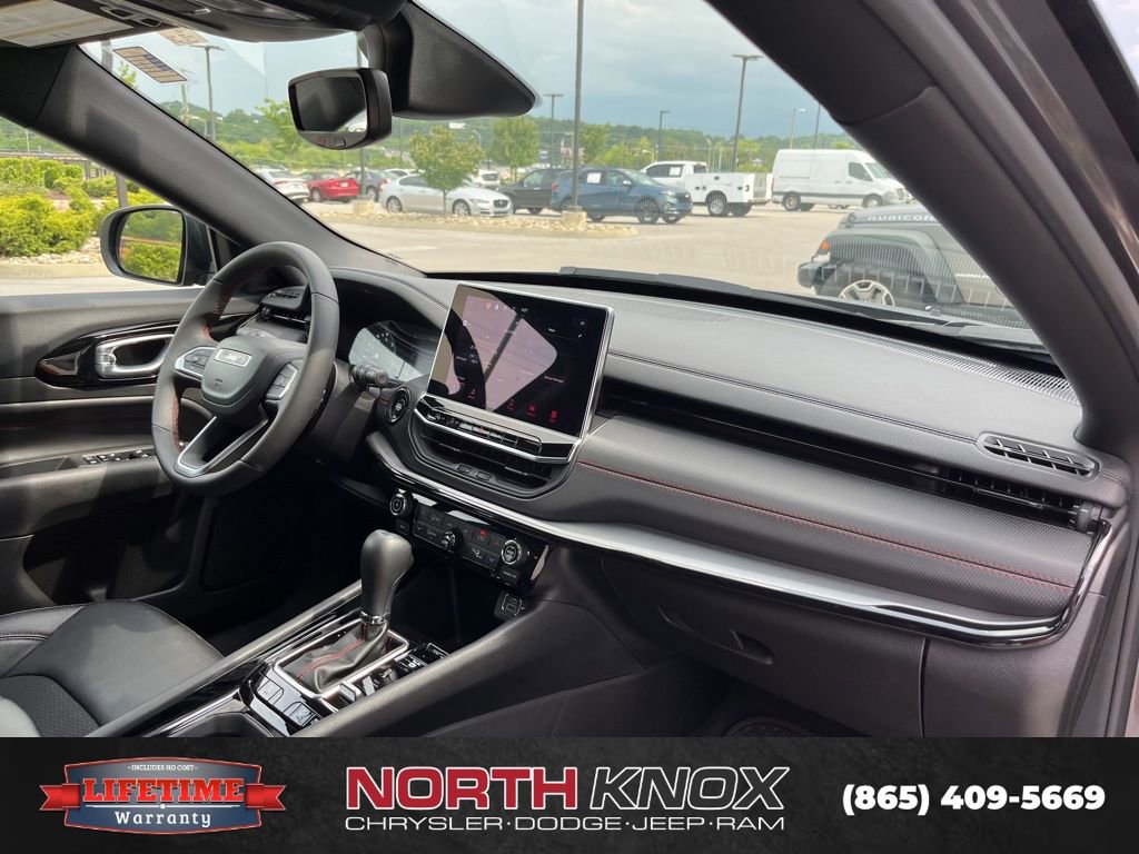 Used 2024 Jeep Compass Trailhawk AWD/4WD image 26