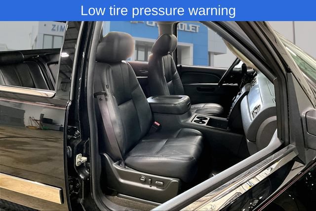 Used 2010 Chevrolet Avalanche LT w/ Luxury Package AWD/4WD image 29