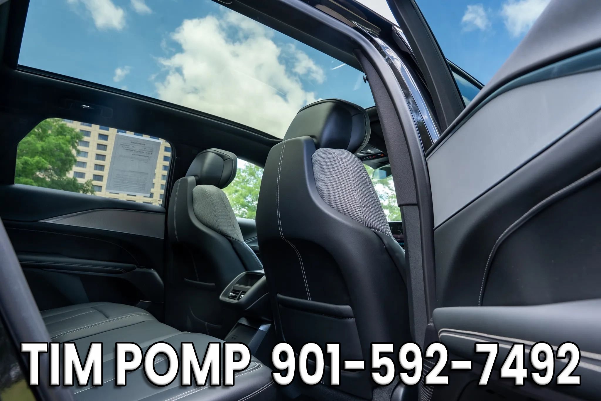 Used 2024 Cadillac Lyriq Tech w/ Driver Assist Package AWD/4WD image 16