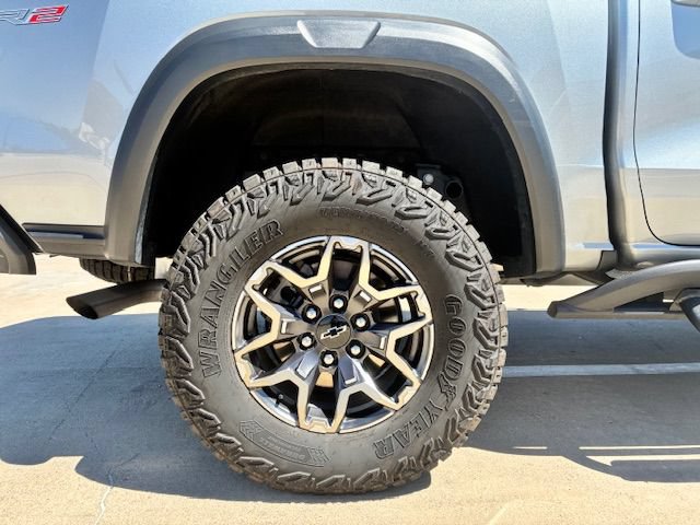 Used 2024 Chevrolet Colorado ZR2 w/ Safety Package AWD/4WD image 10