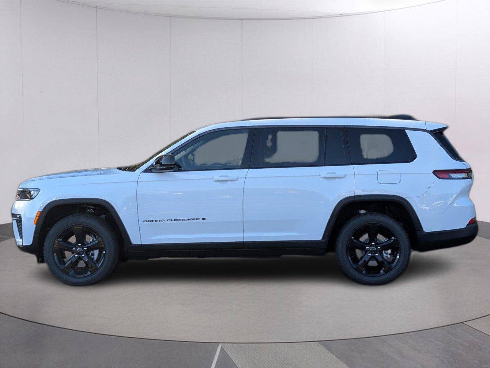 New 2027 Jeep Grand Cherokee L Limited RWD image 2