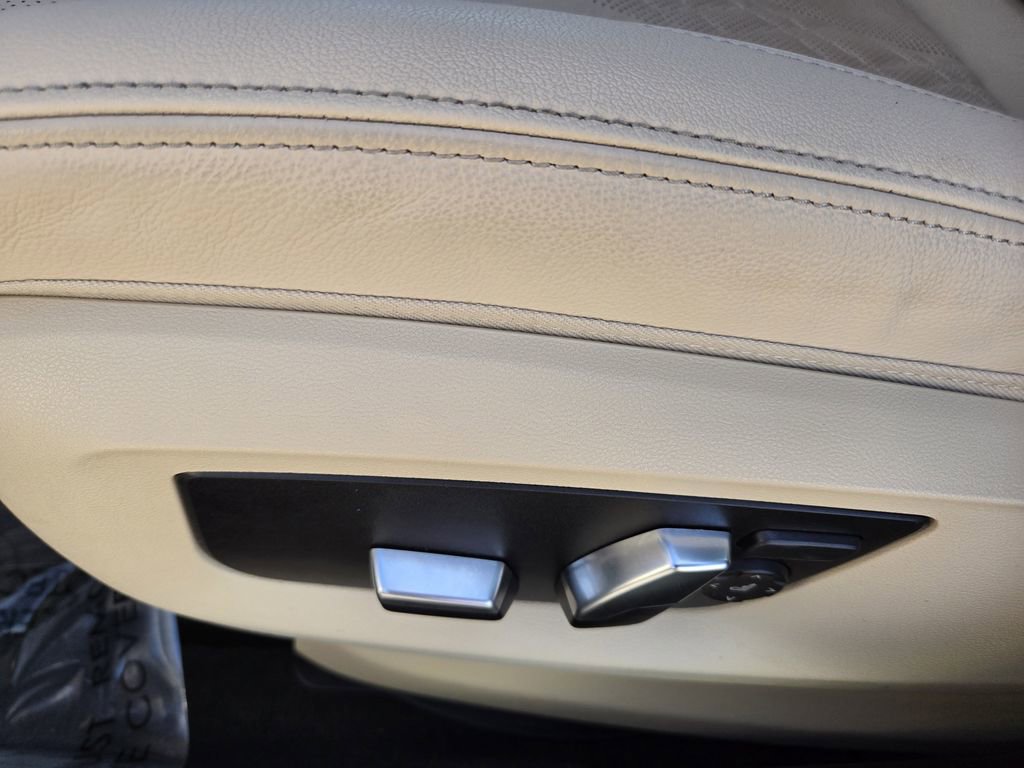 Used 2023 BMW 530e xDrive 530e iPerformance image 21