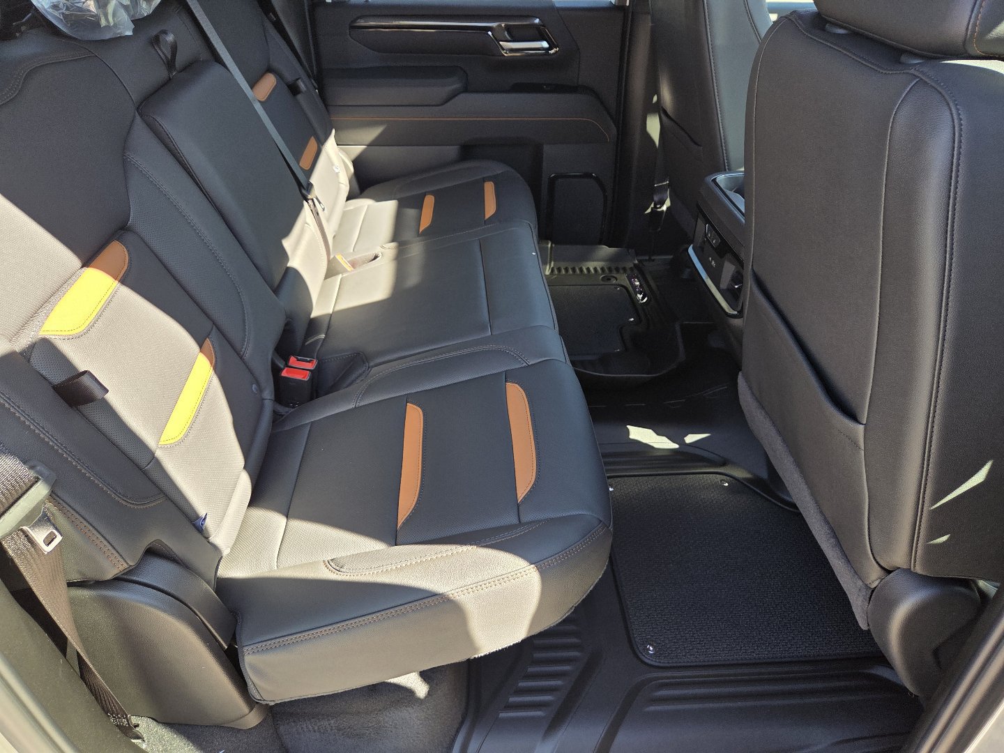 New 2026 GMC Sierra 2500 AT4 w/ AT4 Premium Plus Package AWD/4WD image 25