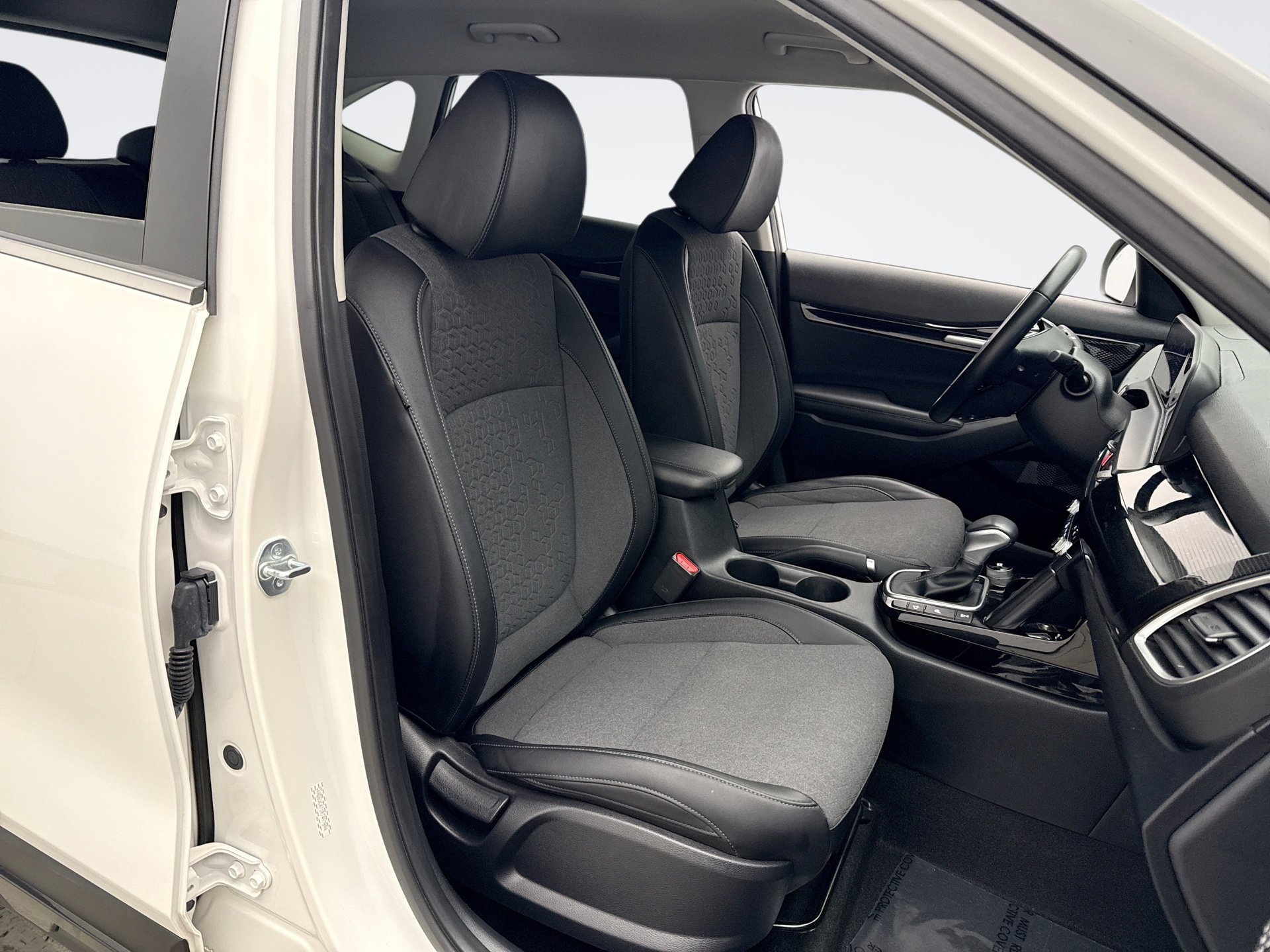 Used 2024 Kia Seltos X-Line image 17