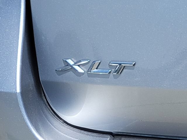 Used 2020 Ford Explorer XLT w/ Equipment Group 202A AWD/4WD image 12