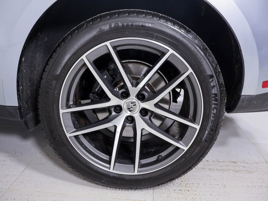 Certified 2024 Porsche Macan w/ Premium Plus Package image 34