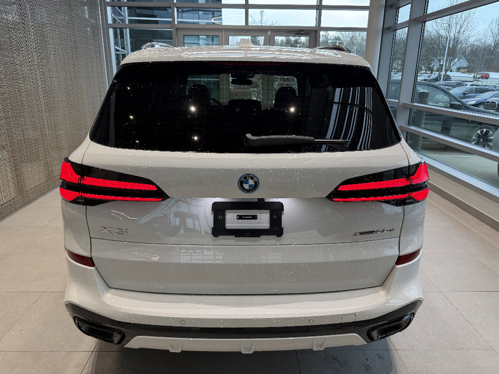 New 2026 BMW X5 xDrive50e w/ M Sport Package image 5