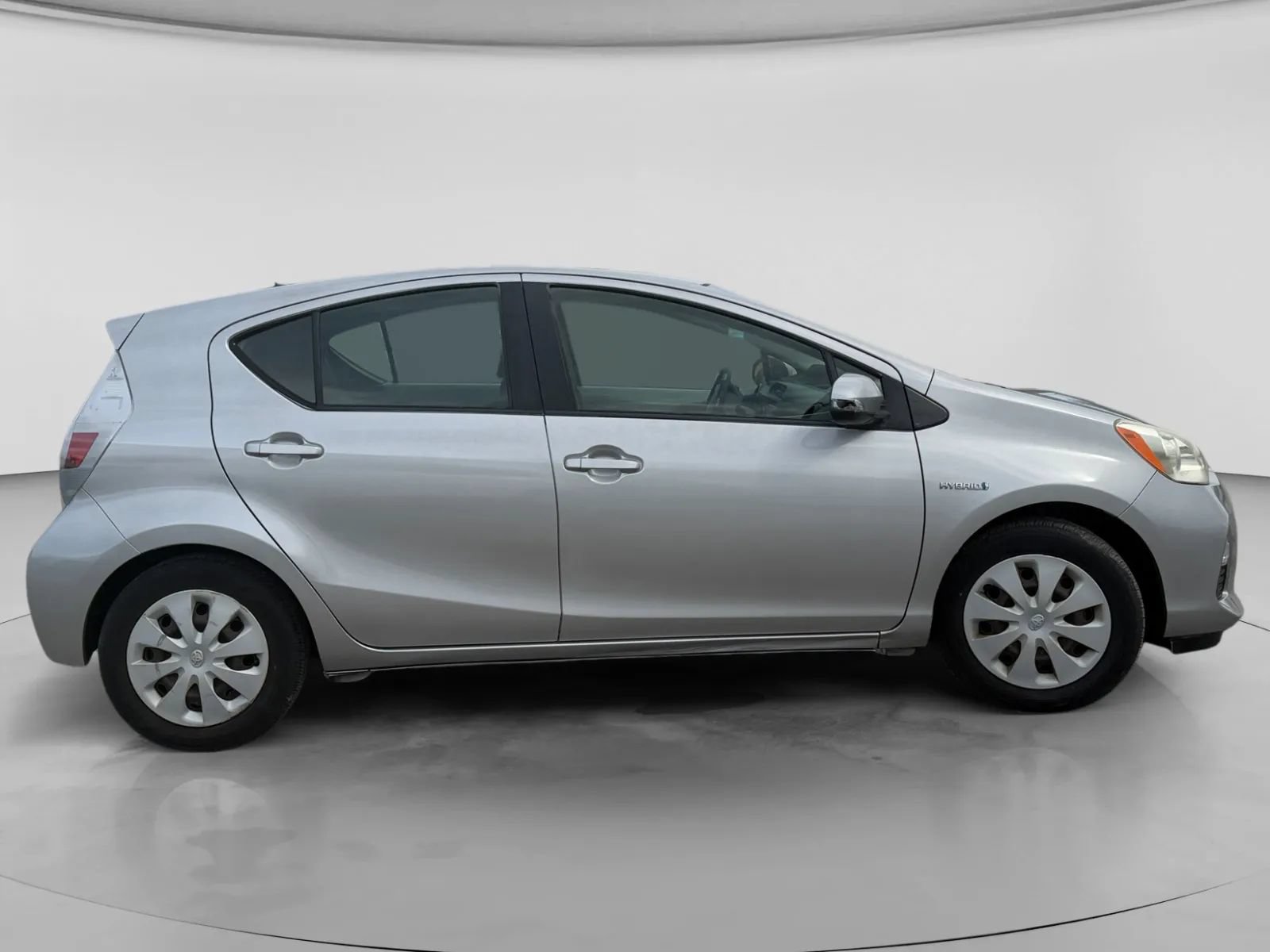 Used 2013 Toyota Prius C FWD image 6