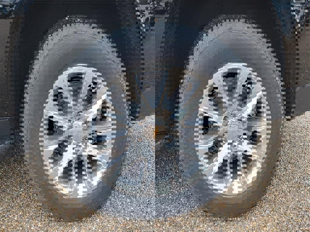 New 2025 Chevrolet Suburban Premier image 20