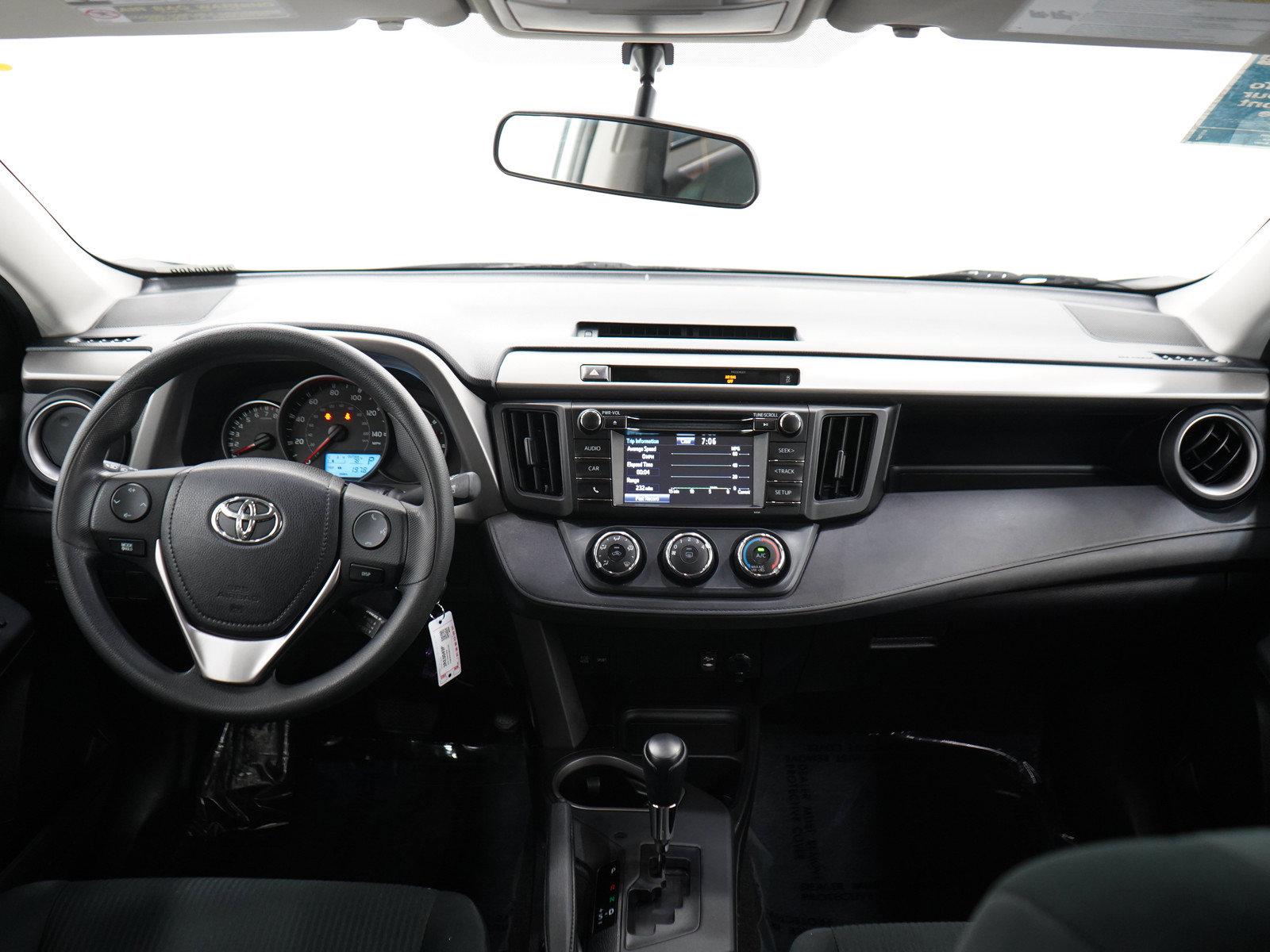 Used 2016 Toyota RAV4 LE AWD/4WD image 13