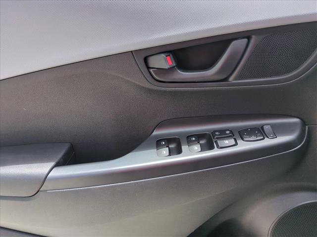 Used 2018 Hyundai Kona SEL w/ SEL Tech Package 02 FWD image 11