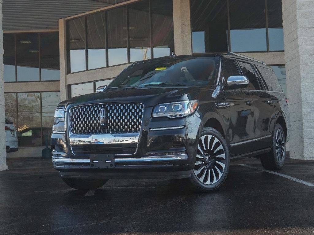 Used 2023 Lincoln Navigator L Black Label AWD/4WD image 6