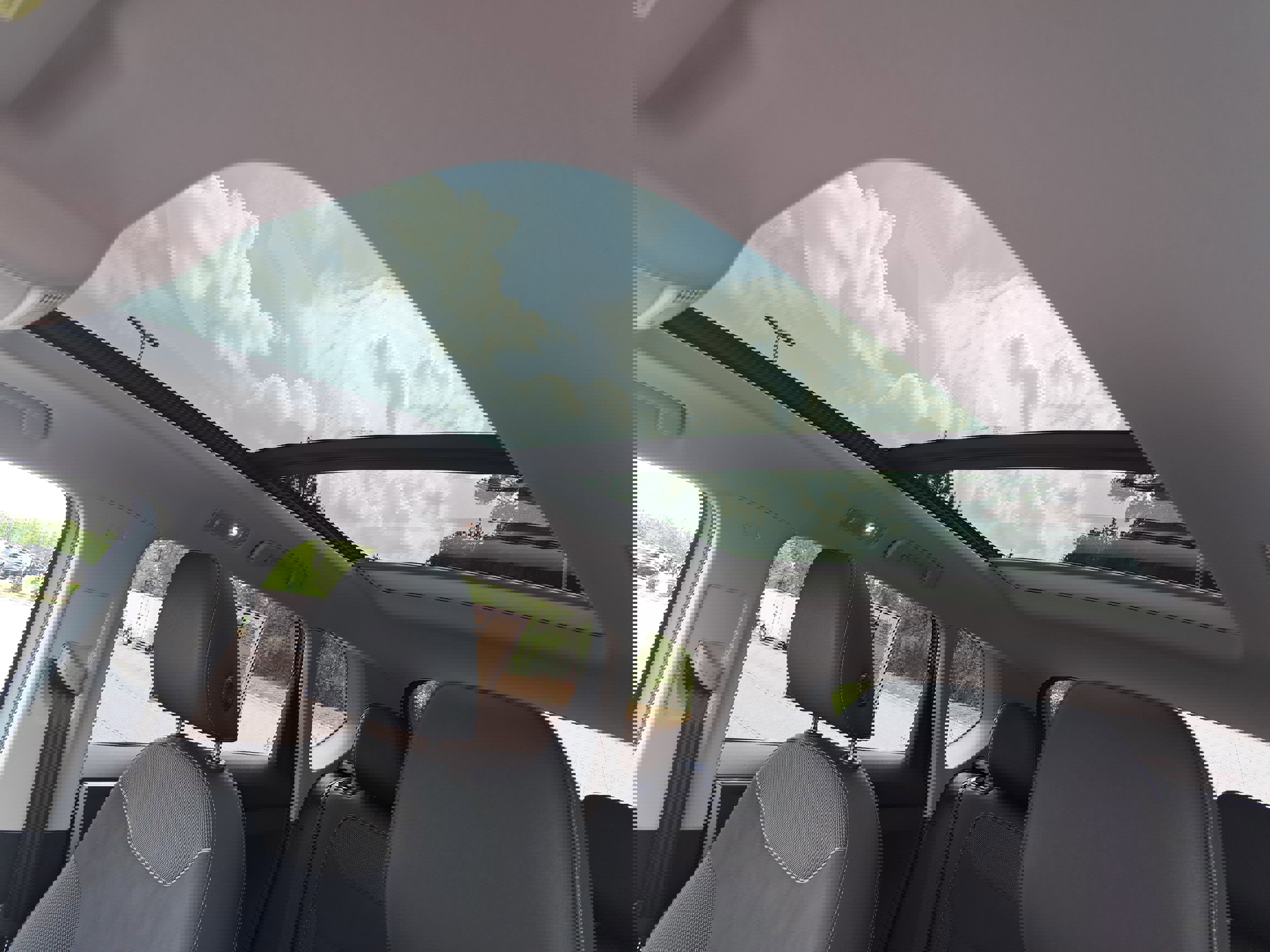 Used 2025 Volkswagen Taos SE AWD/4WD image 27