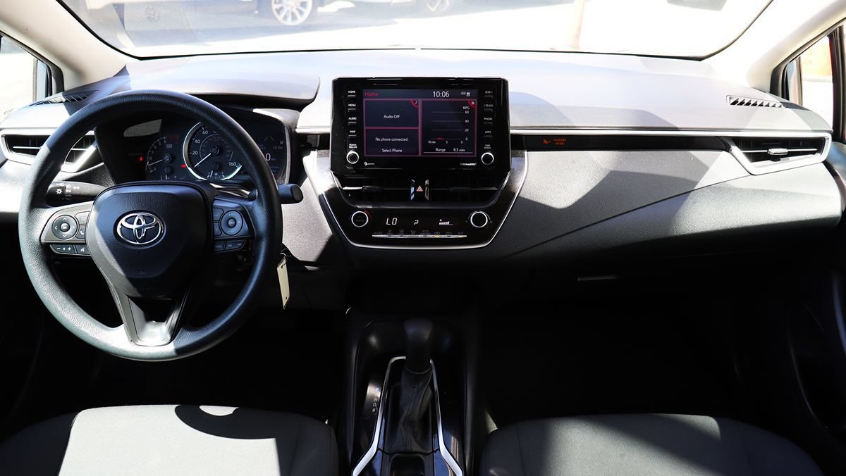 Used 2022 Toyota Corolla LE FWD image 32