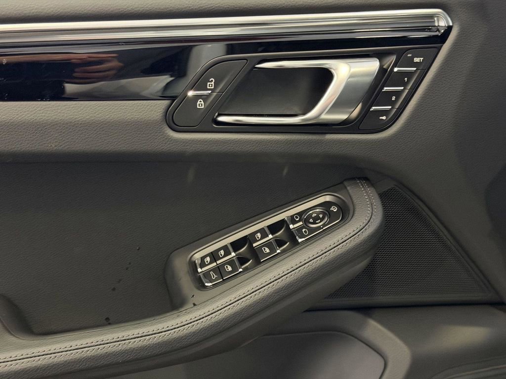 New 2026 Porsche Macan AWD/4WD image 14