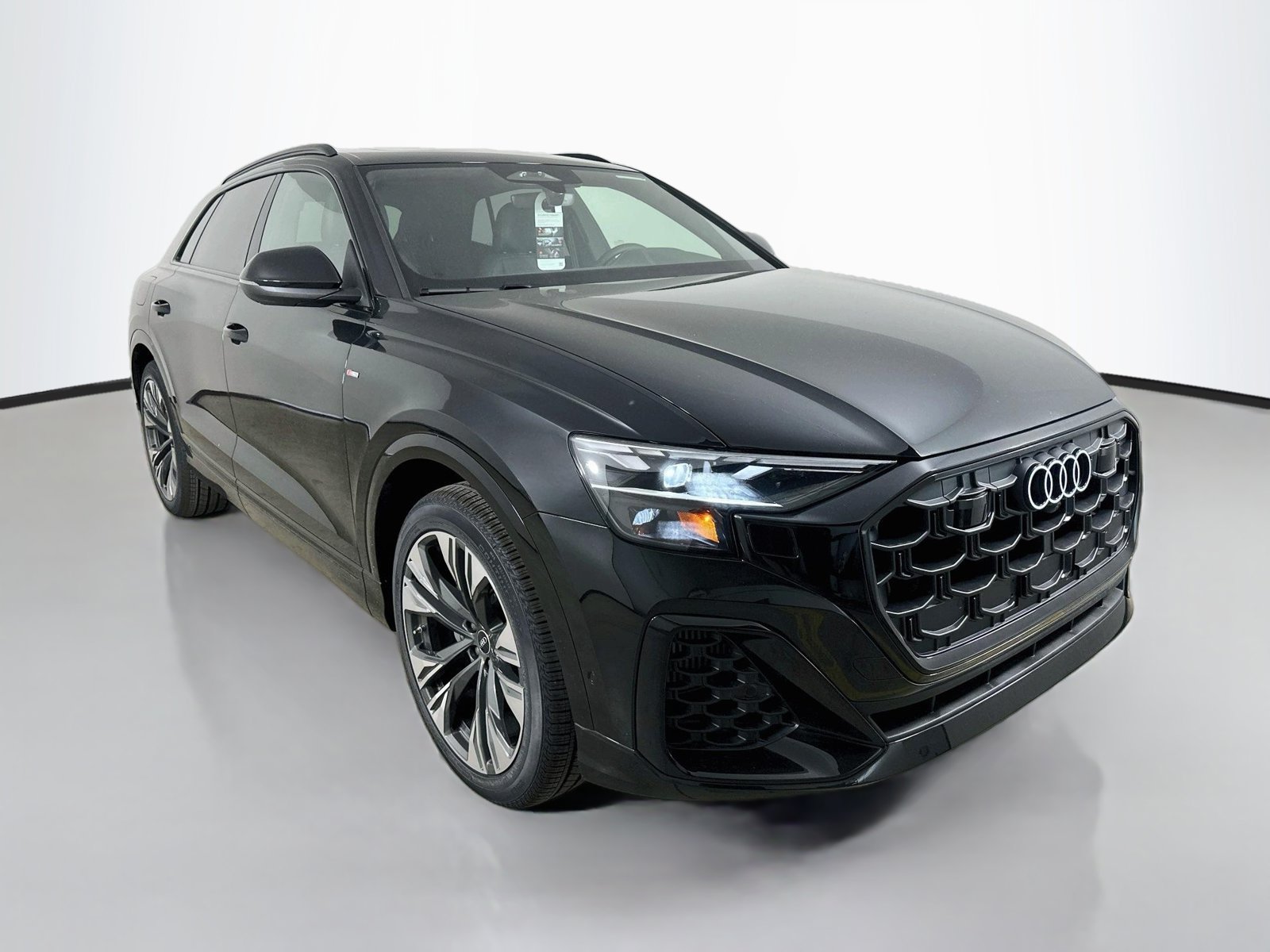 New 2027 Audi Q8 Premium Plus AWD/4WD image 3