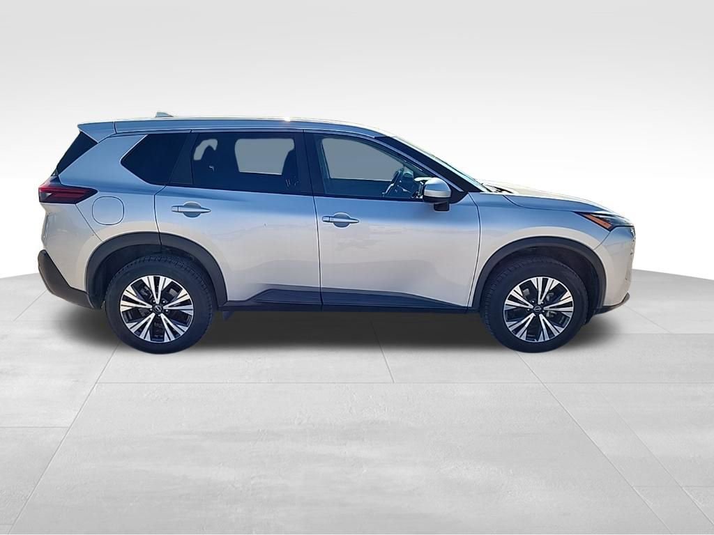 Used 2023 Nissan Rogue SV image 9