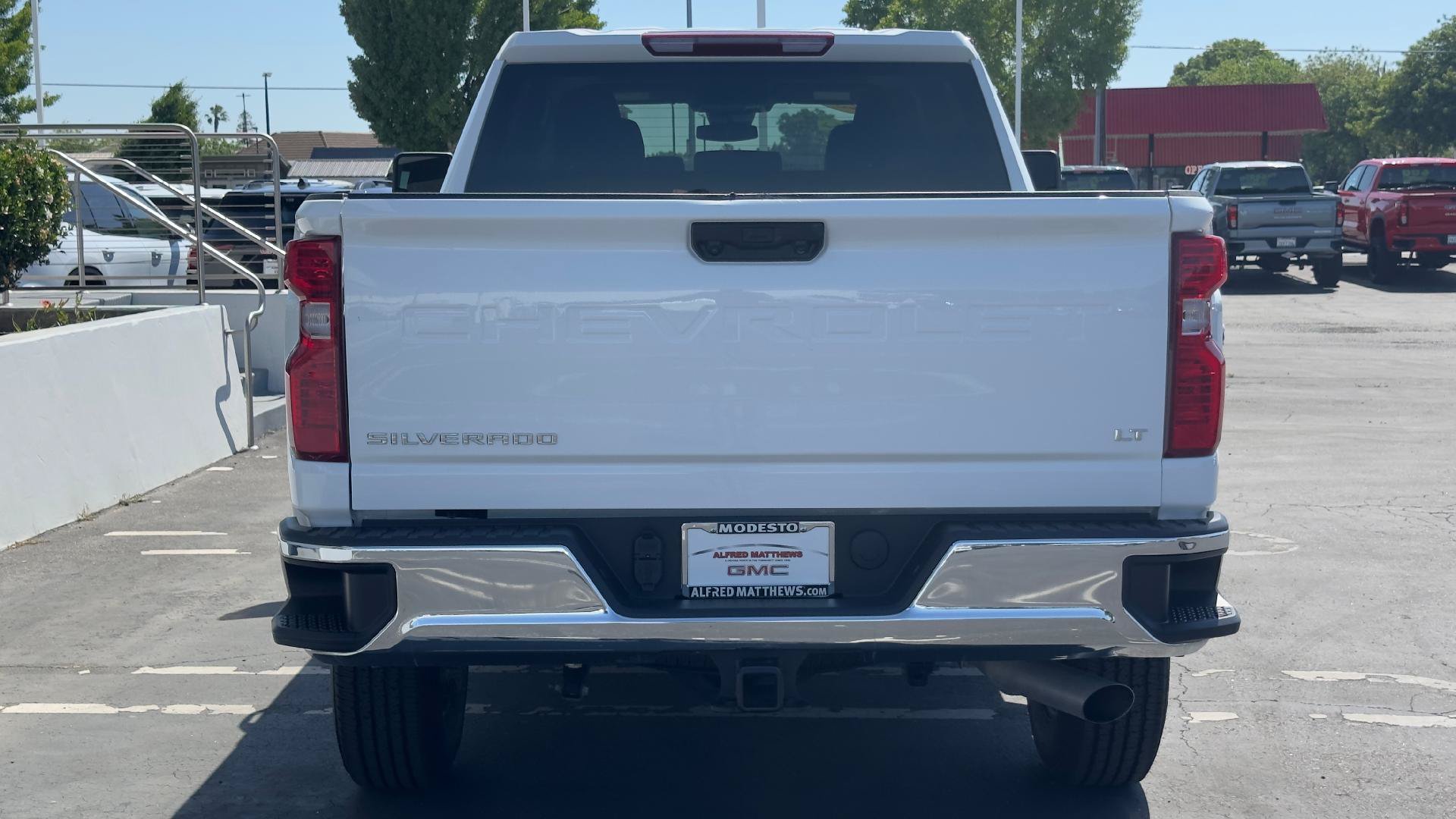 Used 2025 Chevrolet Silverado 2500 LT w/ Convenience Package AWD/4WD image 5