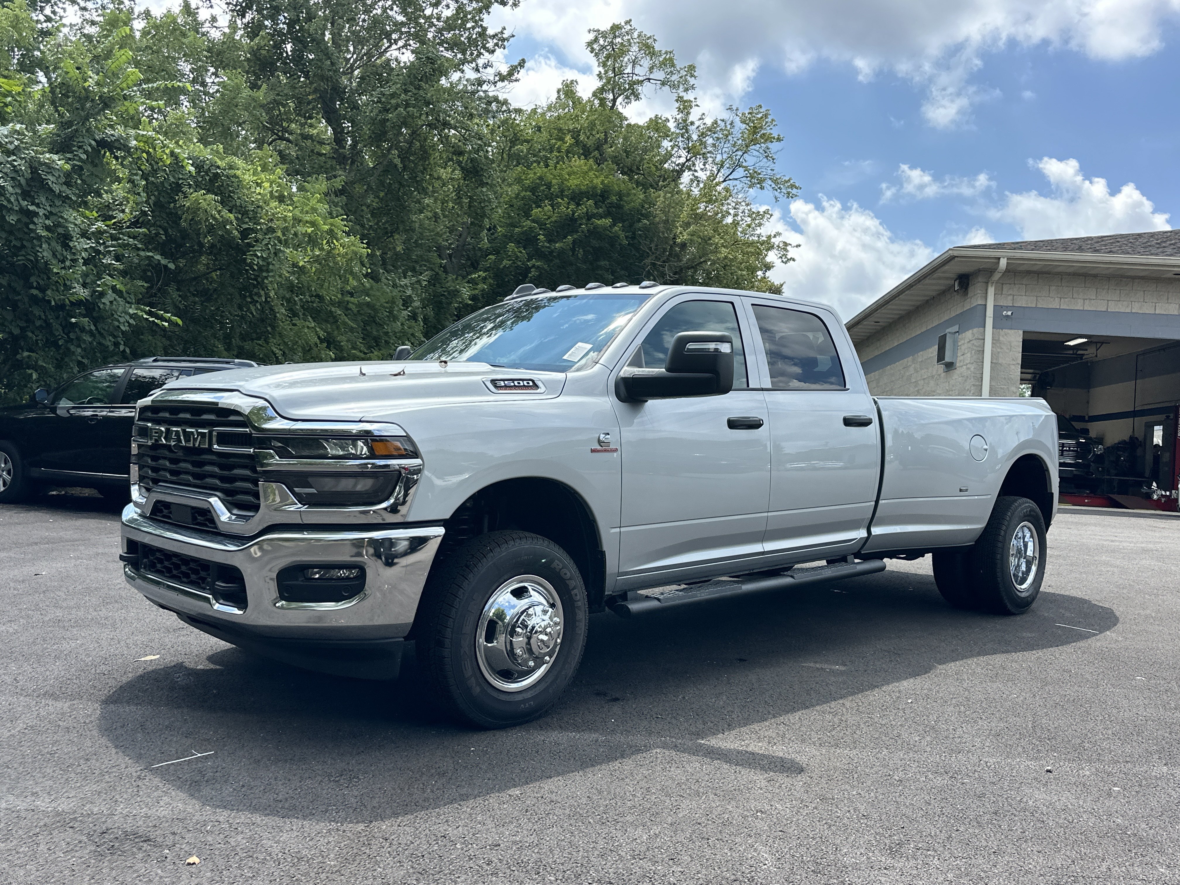 New 2026 RAM 3500 Tradesman AWD/4WD image 25