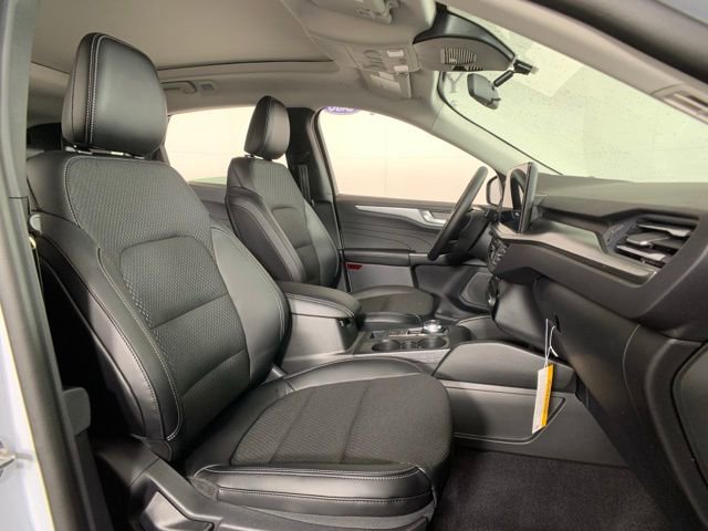 Used 2025 Ford Escape SE image 29