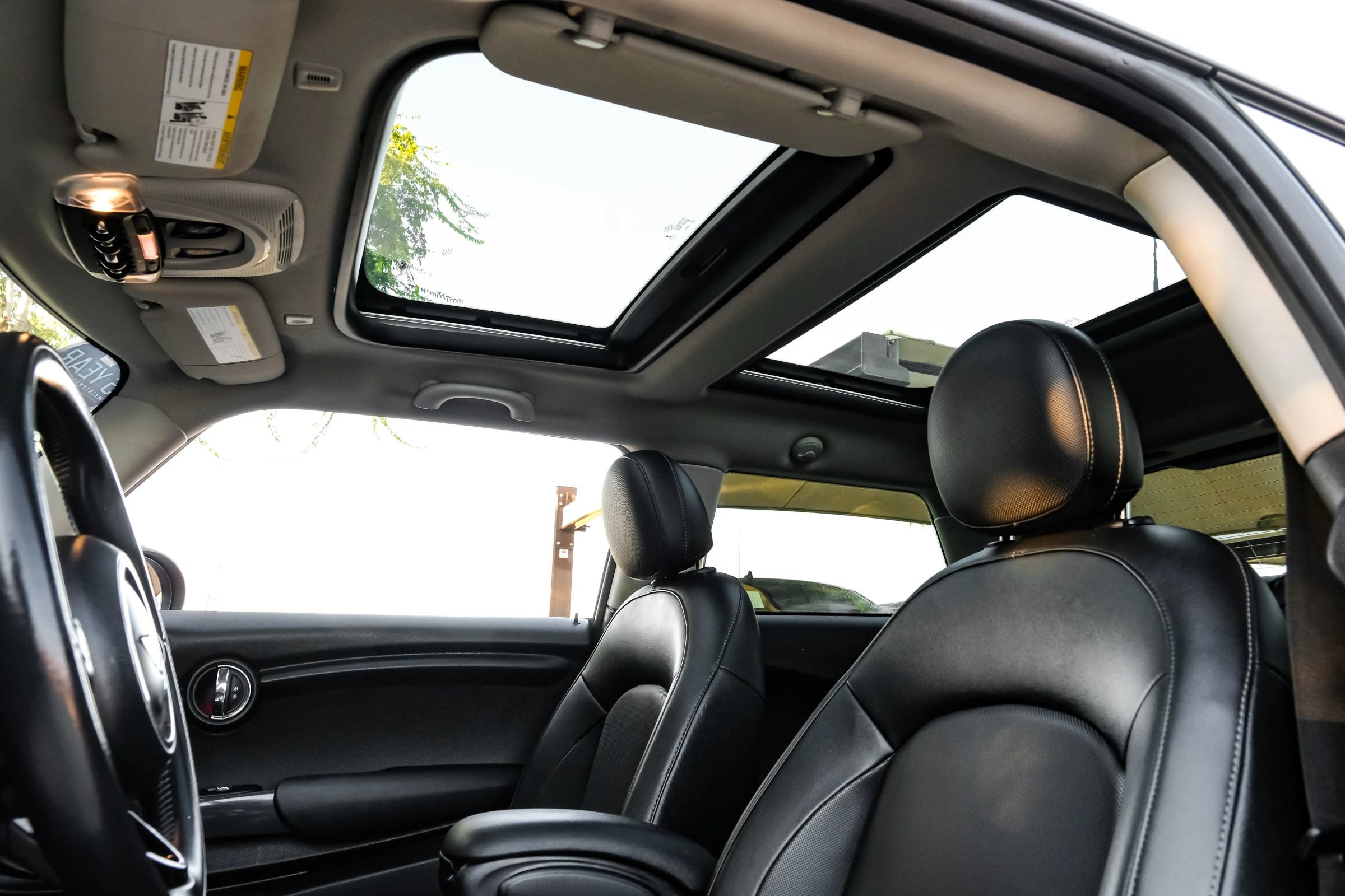 Used 2021 MINI Cooper 2-Door Hardtop FWD image 5