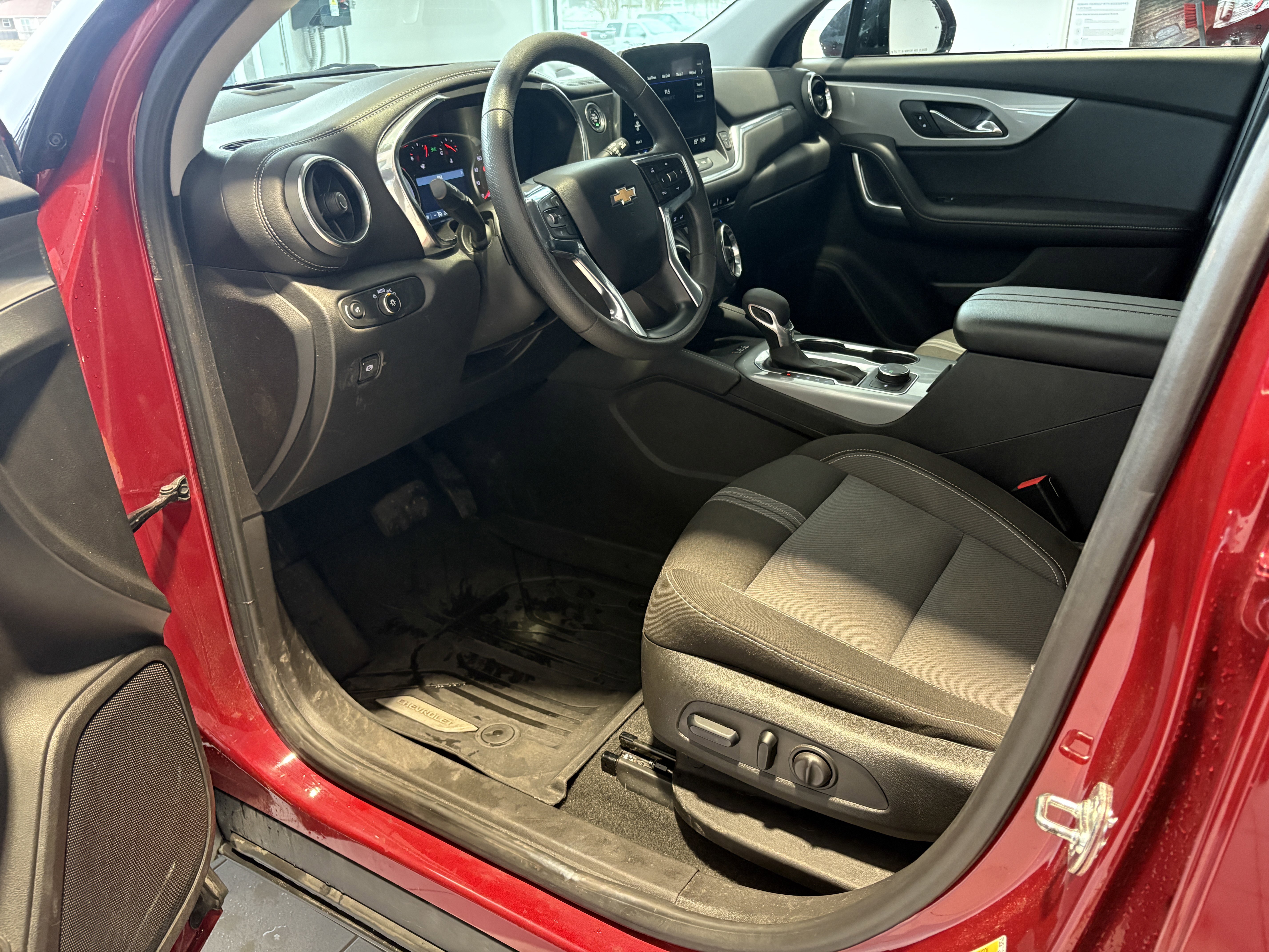 Used 2024 Chevrolet Blazer LT w/ Convenience Package image 7