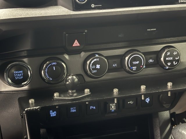 Used 2020 Toyota Tacoma 4x4 Double Cab image 25