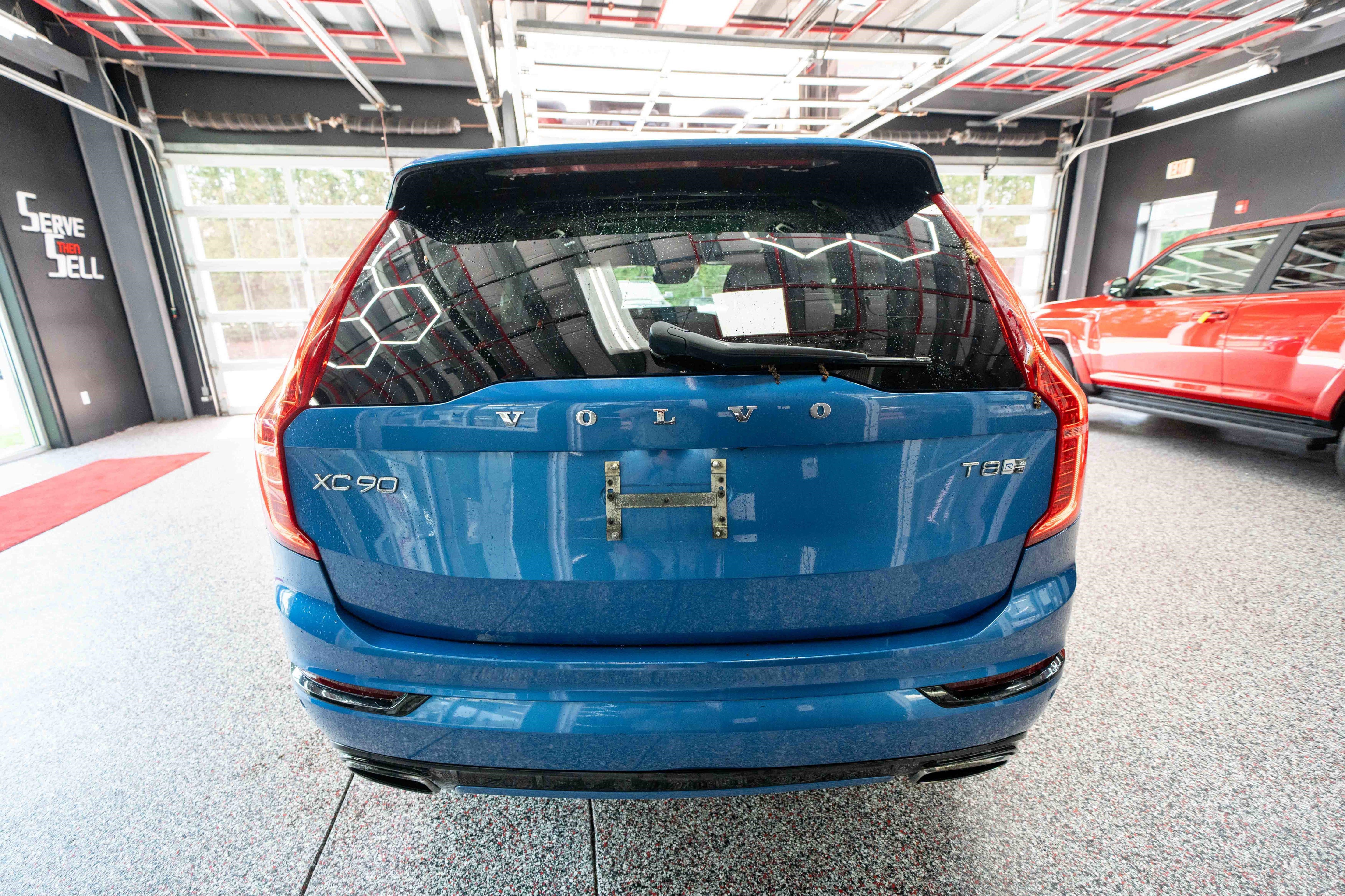 Used 2018 Volvo XC90 T8 R-Design w/ Convenience Package AWD/4WD image 3