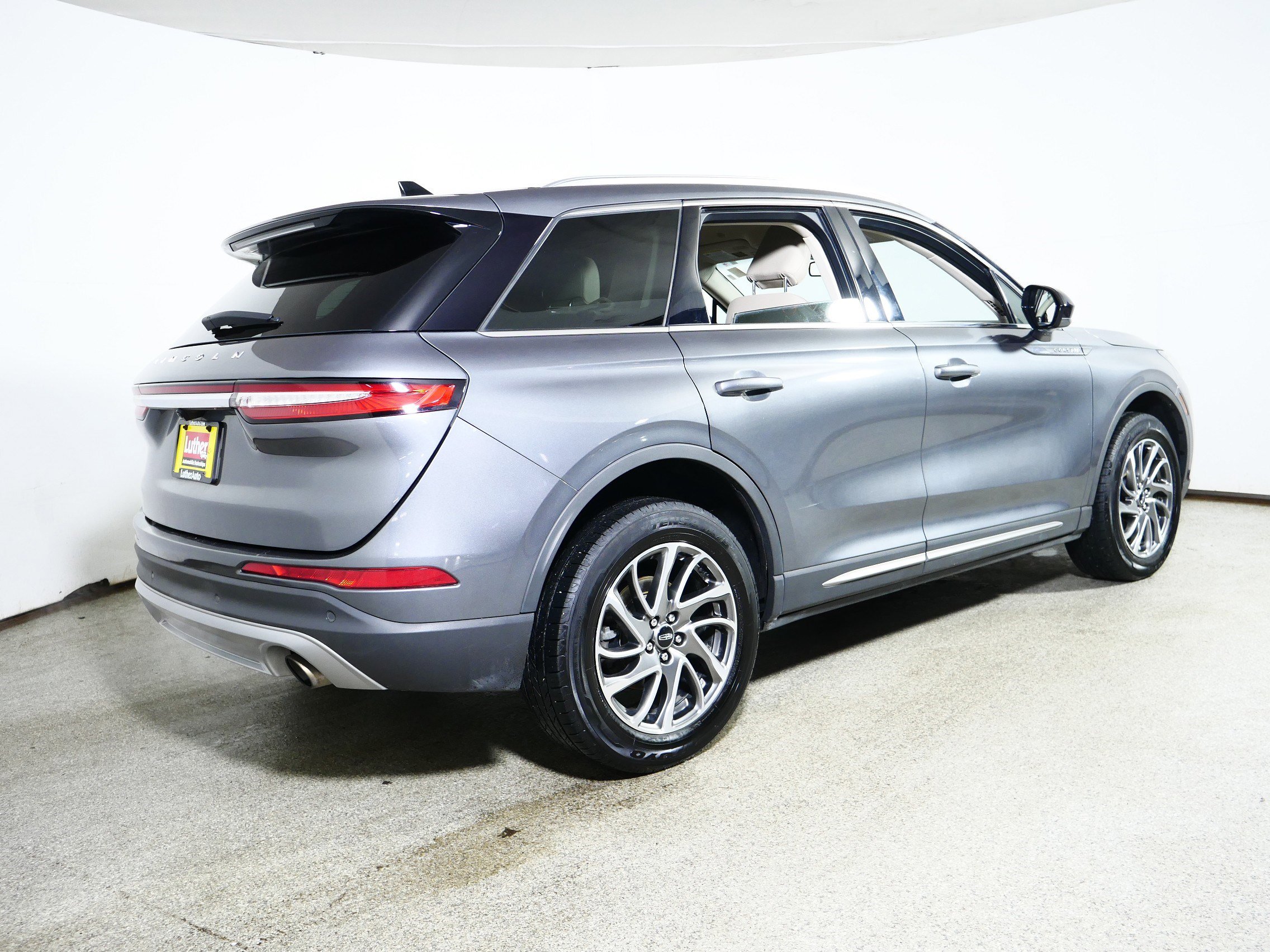 Used 2021 Lincoln Corsair AWD w/ Equipment Group 101A image 7