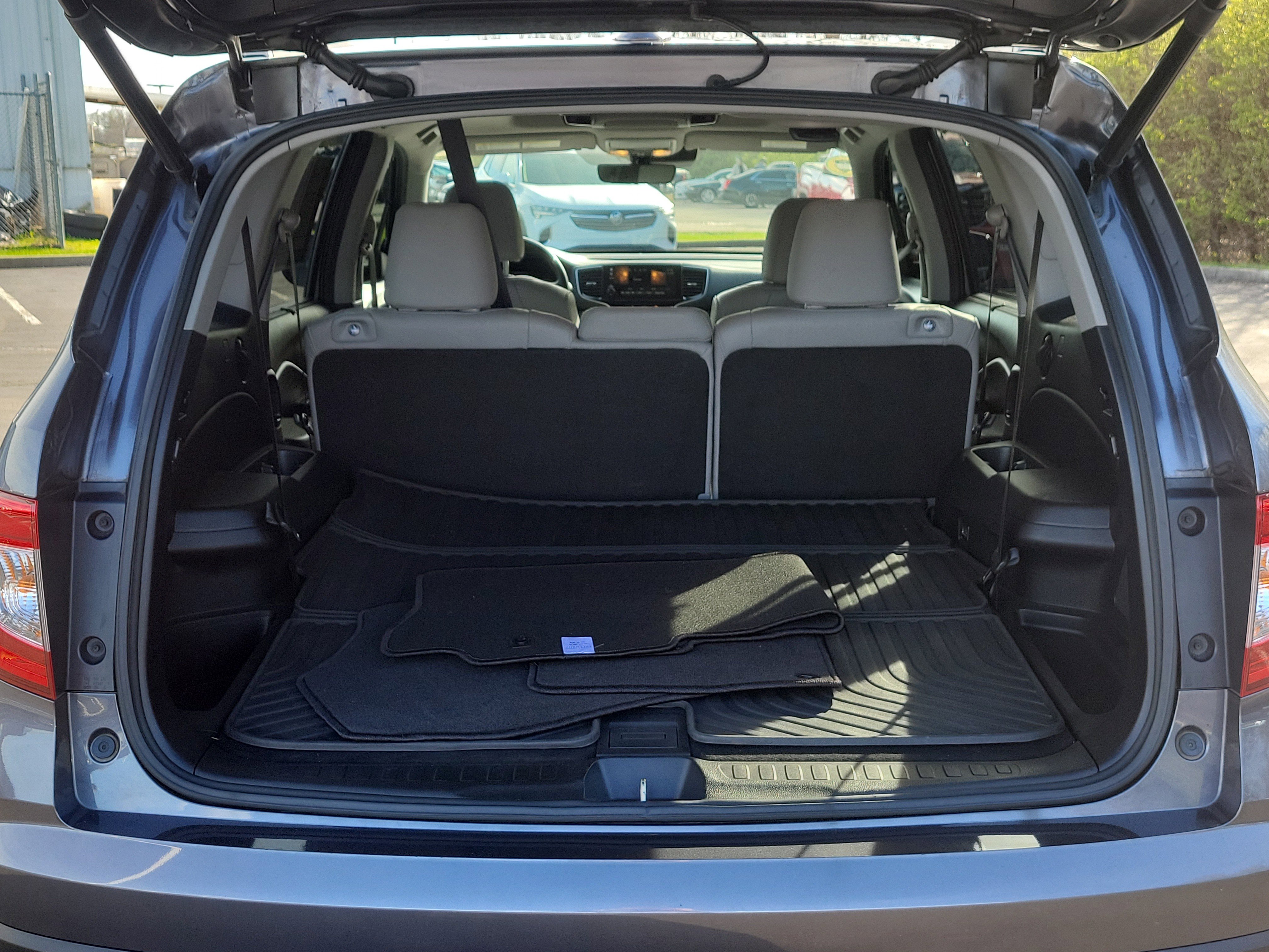 Used 2019 Honda Pilot Touring image 8