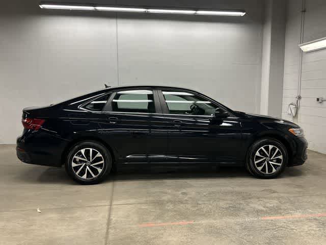 Used 2024 Volkswagen Jetta S FWD image 3