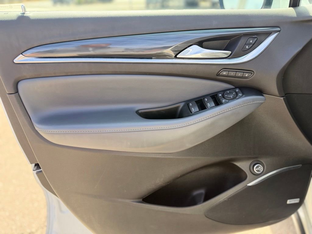 Used 2024 Buick Enclave Premium image 11