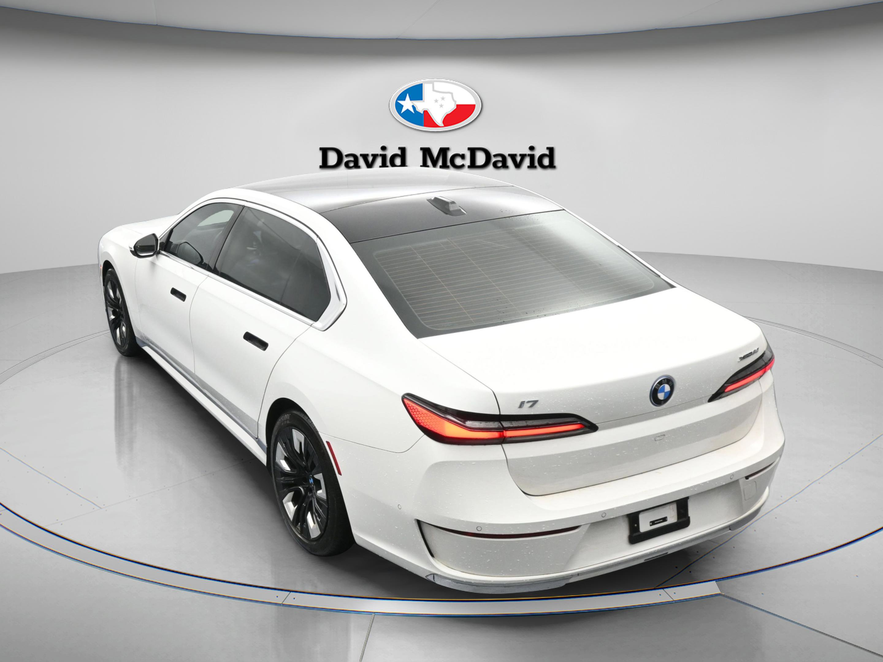 Used 2023 BMW i7 xDrive60 AWD/4WD image 40