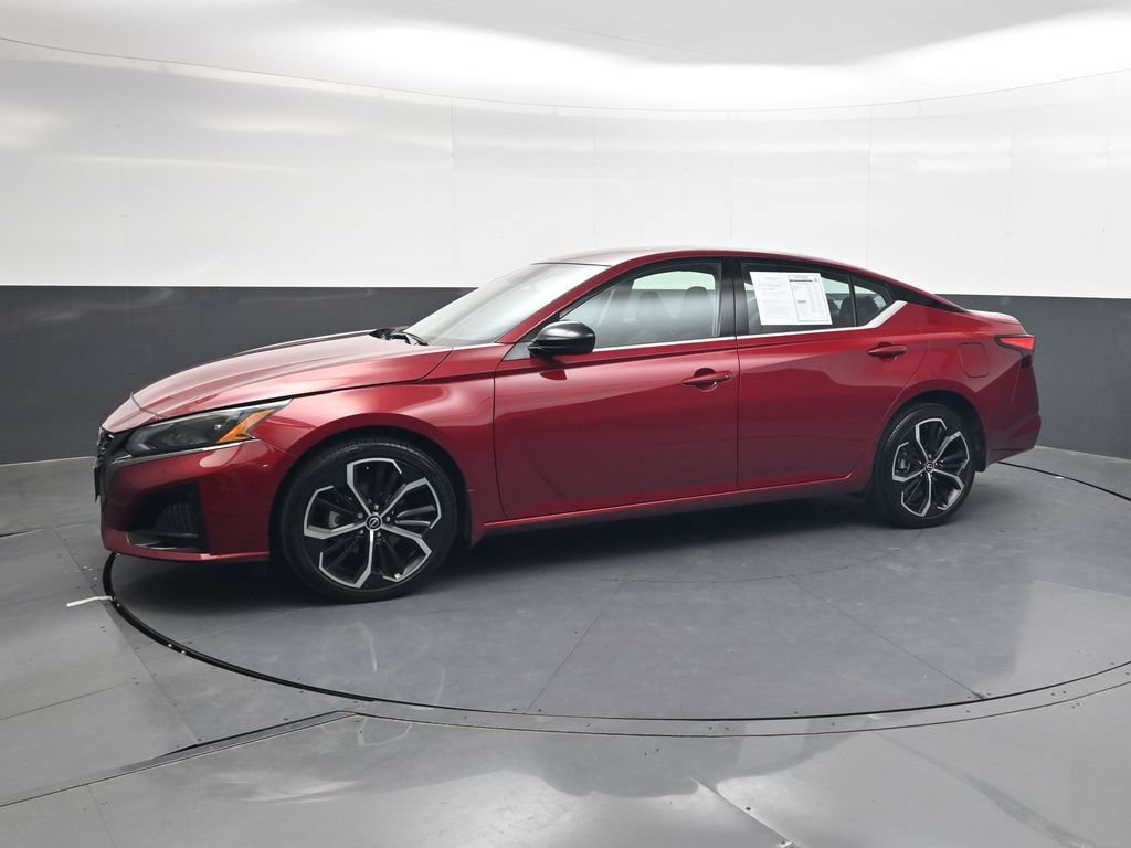 Used 2024 Nissan Altima 2.5 SR w/ SR Premium Package AWD/4WD image 13