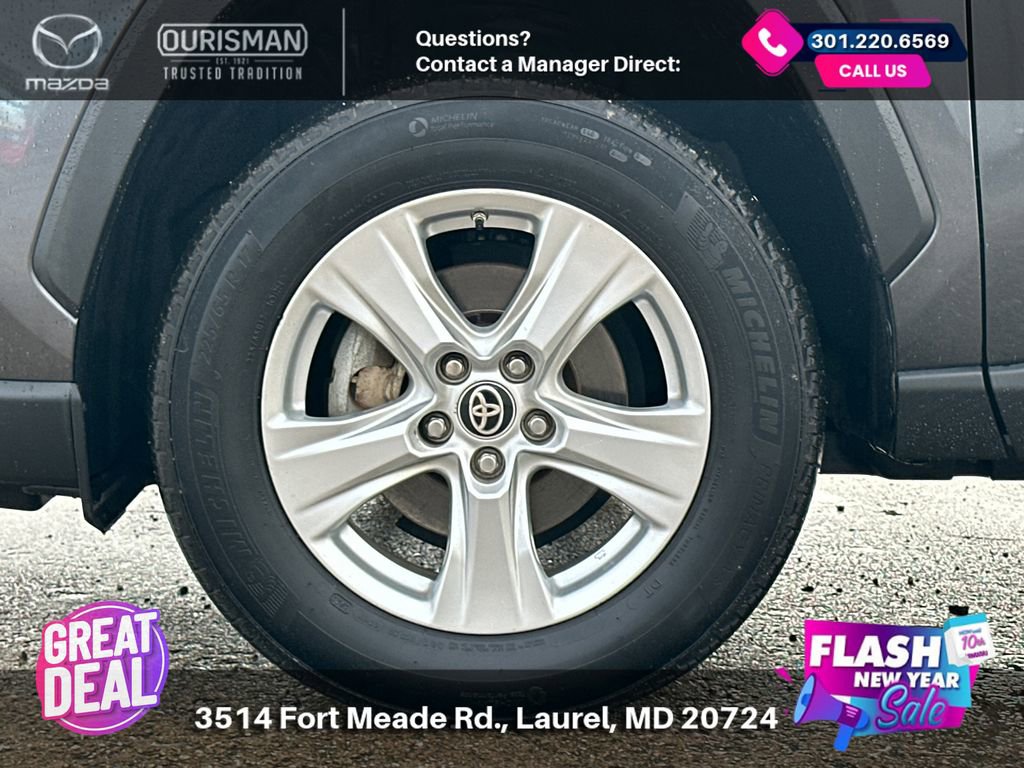 Used 2020 Toyota RAV4 LE image 5
