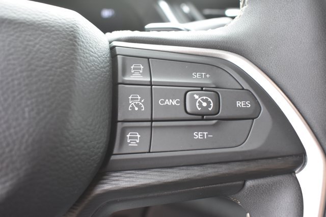 Used 2024 Jeep Grand Cherokee Altitude RWD image 20