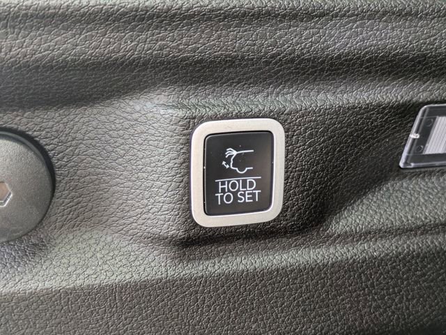 Used 2024 Jeep Grand Cherokee L Limited w/ Black Appearance Package image 13