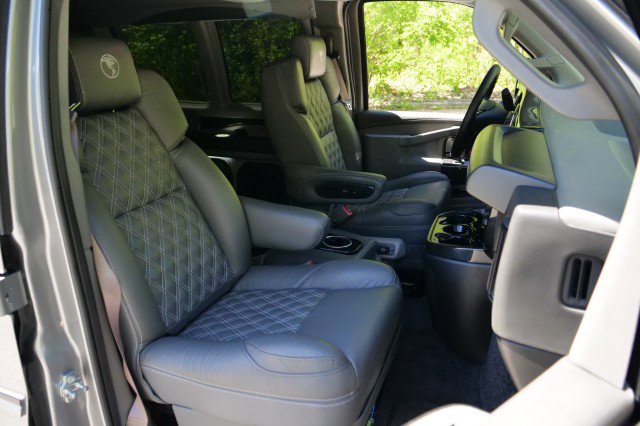 Used 2025 Chevrolet Express 2500 w/ Driver Convenience Package image 47