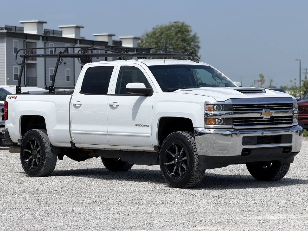 Used 2018 Chevrolet Silverado 2500 LT AWD/4WD image 8