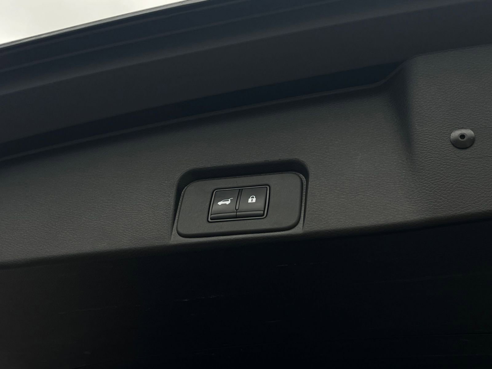 Used 2025 Nissan Rogue SV FWD image 23